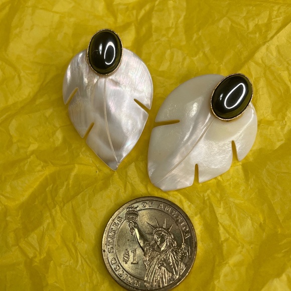 Jewelry - Vintage Earrings MOP Leaf Black Stone Pierced